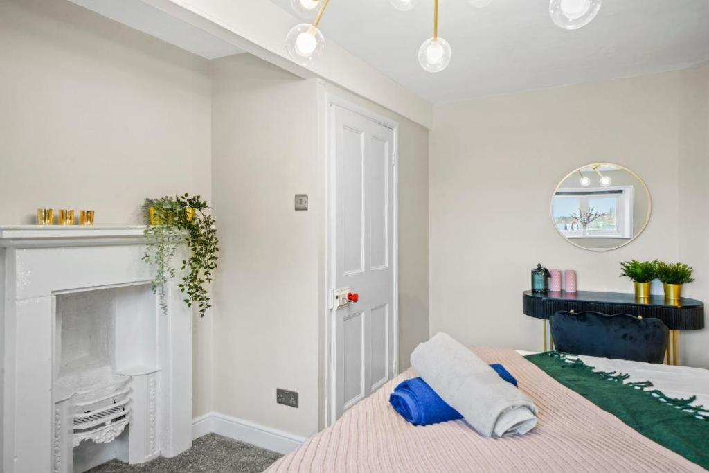 Deluxe 5 Bed In Central Whitby - Parking - Hot Tub Εξωτερικό φωτογραφία