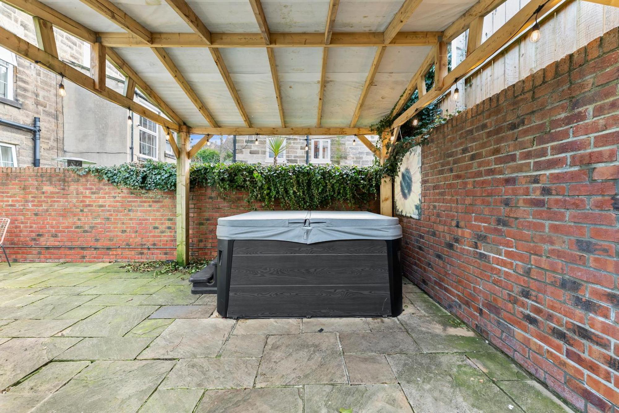 Deluxe 5 Bed In Central Whitby - Parking - Hot Tub Εξωτερικό φωτογραφία