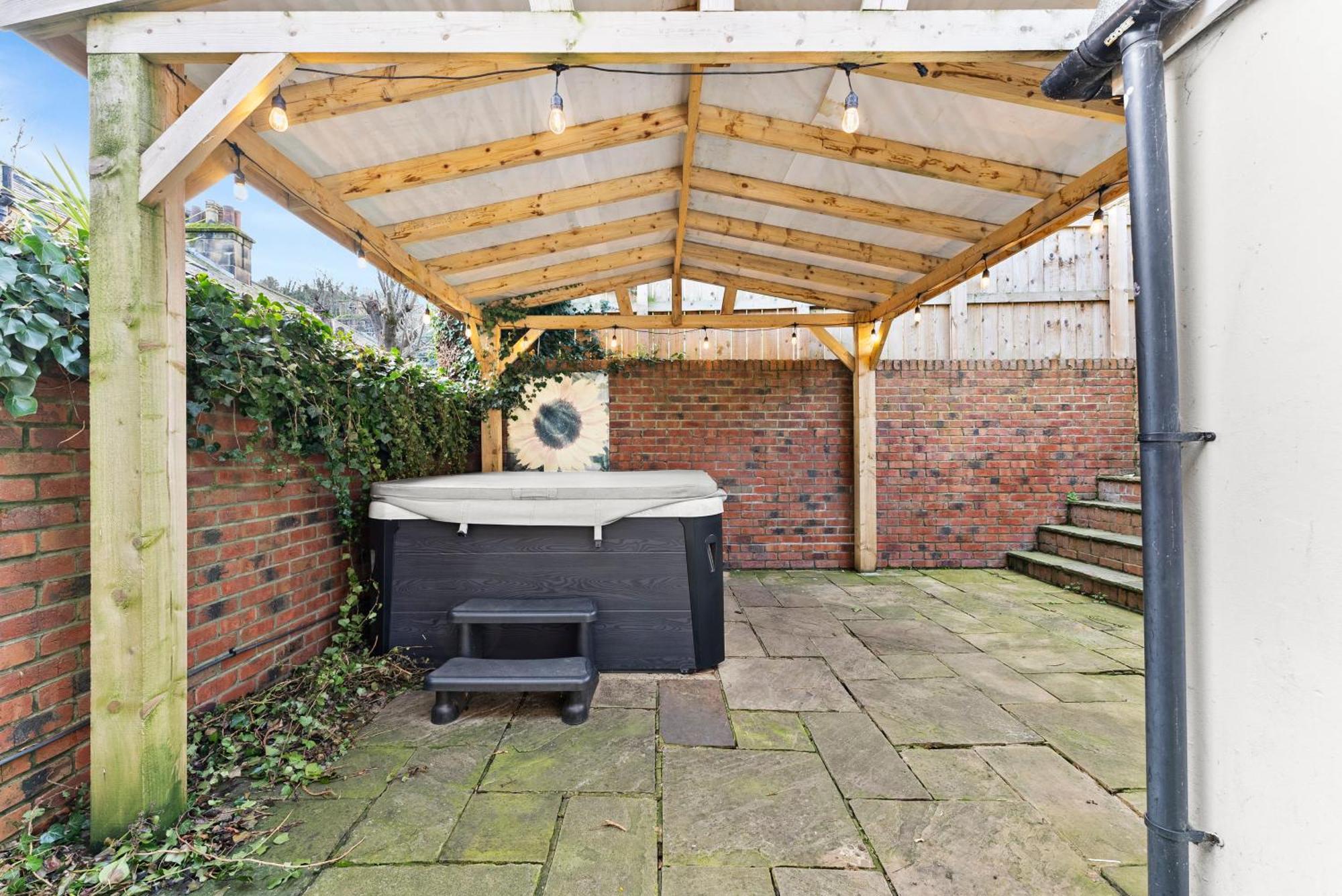 Deluxe 5 Bed In Central Whitby - Parking - Hot Tub Εξωτερικό φωτογραφία